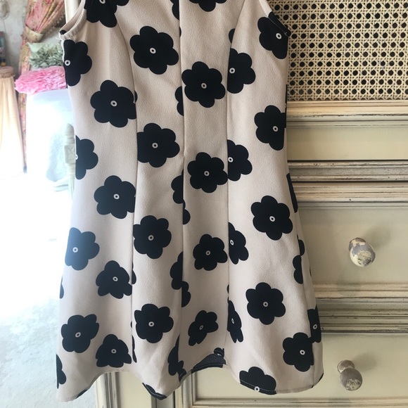Size M Kiddo by Katie Dress cream black flowers - Picture 4 of 5